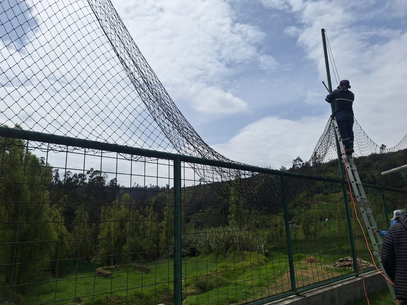 GADP PICAIHUA MEJORA EL ESTADIO DE RUMICHACA PARA EL DESARROLLO DEL DEPORTE 